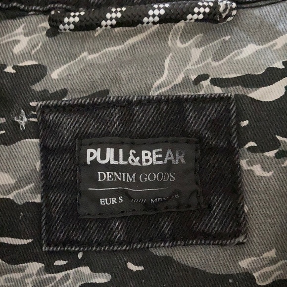 Pull & Bear denim jacket - Picture 2 of 6